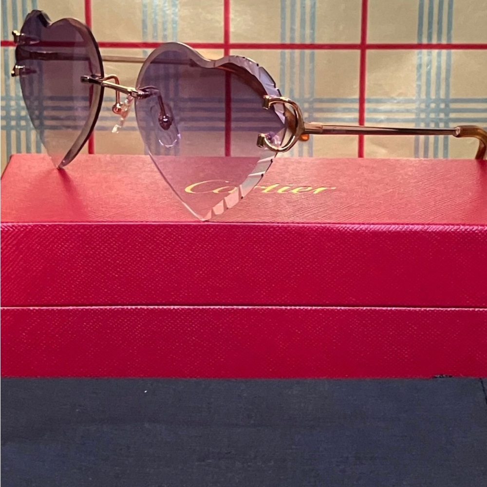 DO NOT BUY PENDING FOR ERIKA CARTIER BIG C HEART 💜 SHAPED SUNGLASSES - Picture 3 of 5
